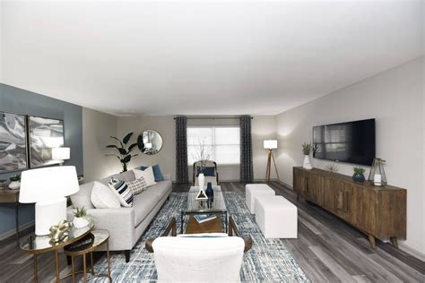 Everly at meridian hills - Come experience the joy of living! LOOK & LEASE! $500 off move-in cost. don't delay! must move in by 7.31.23 on a 13-month lease. Restrictions Apply. Contact the Leasing Office for details. Meridian Court South is located in Indianapolis, Indiana in the 46217 zip code. This apartment community was built in 1988 and has 2 stories with 289 units.
